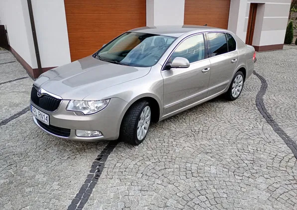 samochody osobowe Skoda Superb cena 34900 przebieg: 275000, rok produkcji 2011 z Odolanów